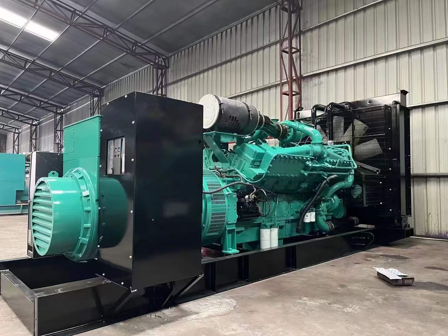 周村如何降低 800kW 柴油发电机输出电流的波动？